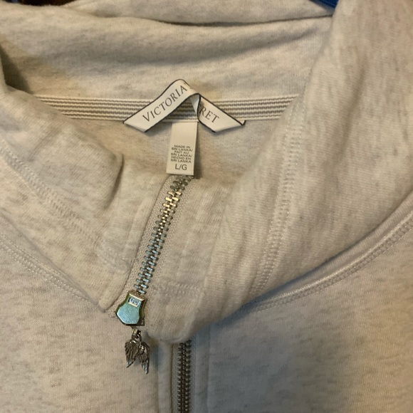 Sweater - Picture 2 of 3